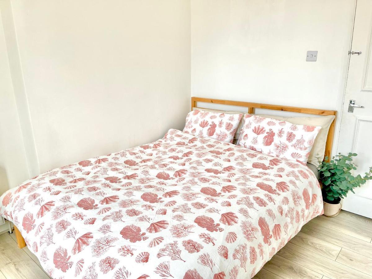 Archway Station Big Bedroom Flat Londen Buitenkant foto