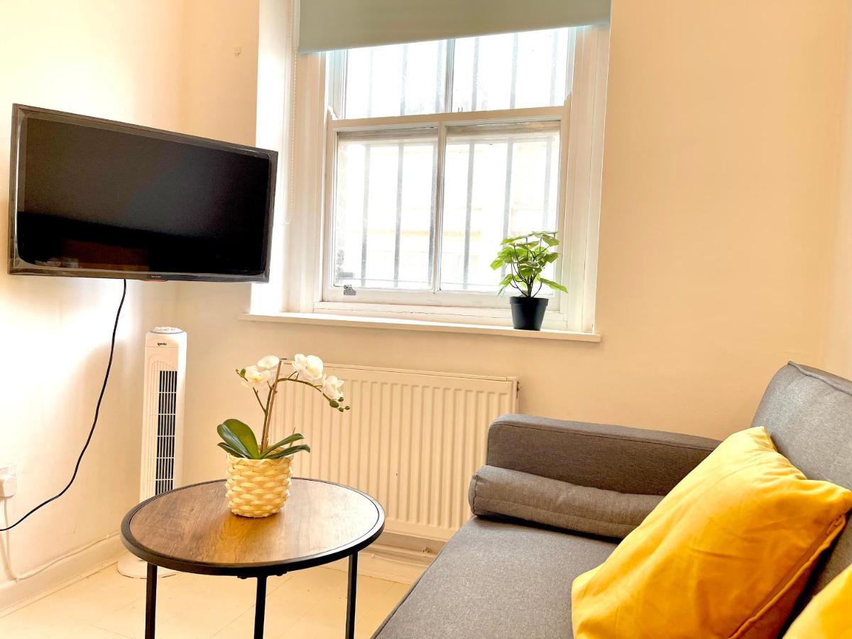 Archway Station Big Bedroom Flat Londen Buitenkant foto