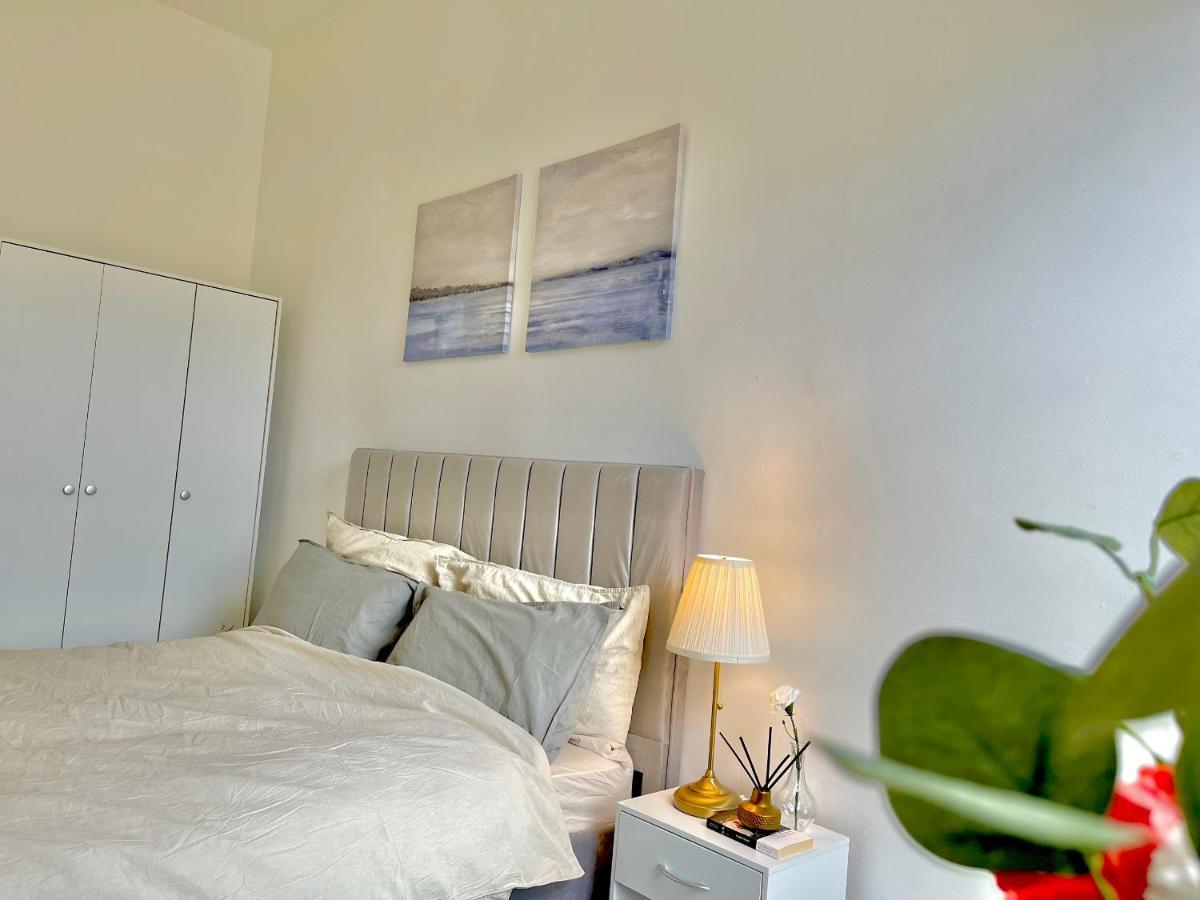 Archway Station Big Bedroom Flat Londen Buitenkant foto