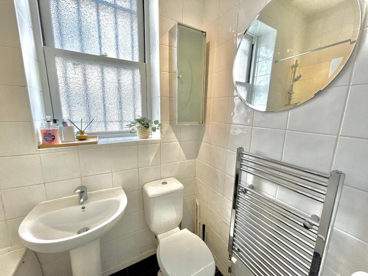 Archway Station Big Bedroom Flat Londen Buitenkant foto